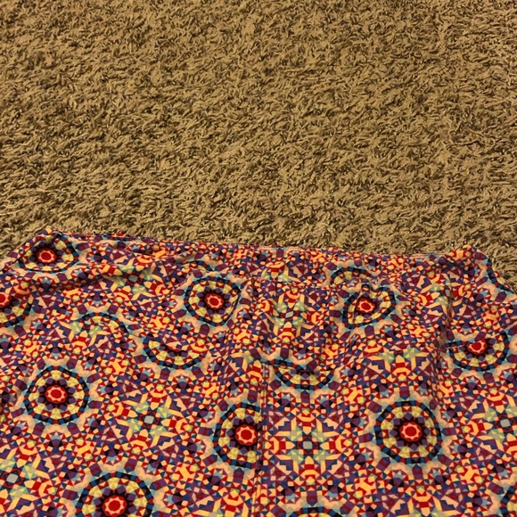 Funky! Lularoe Tall n Curvy Leggings - Picture 5 of 5